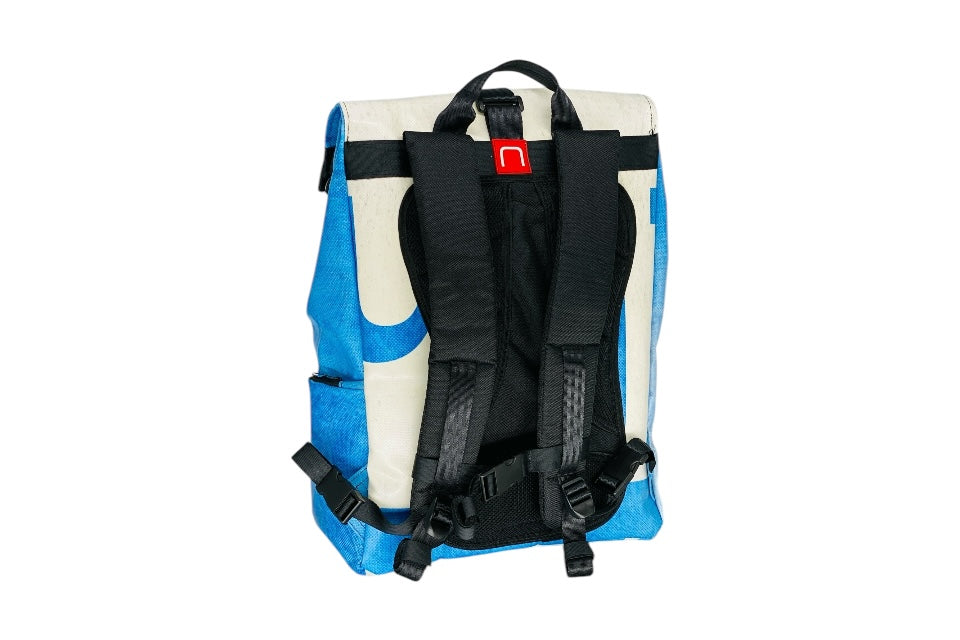 sac à dos nine june swiss made bâche de camion recyclée nomad 25 litres.swiss made, recycling, upcycling, tructarpaunlin, backpack, adventurer