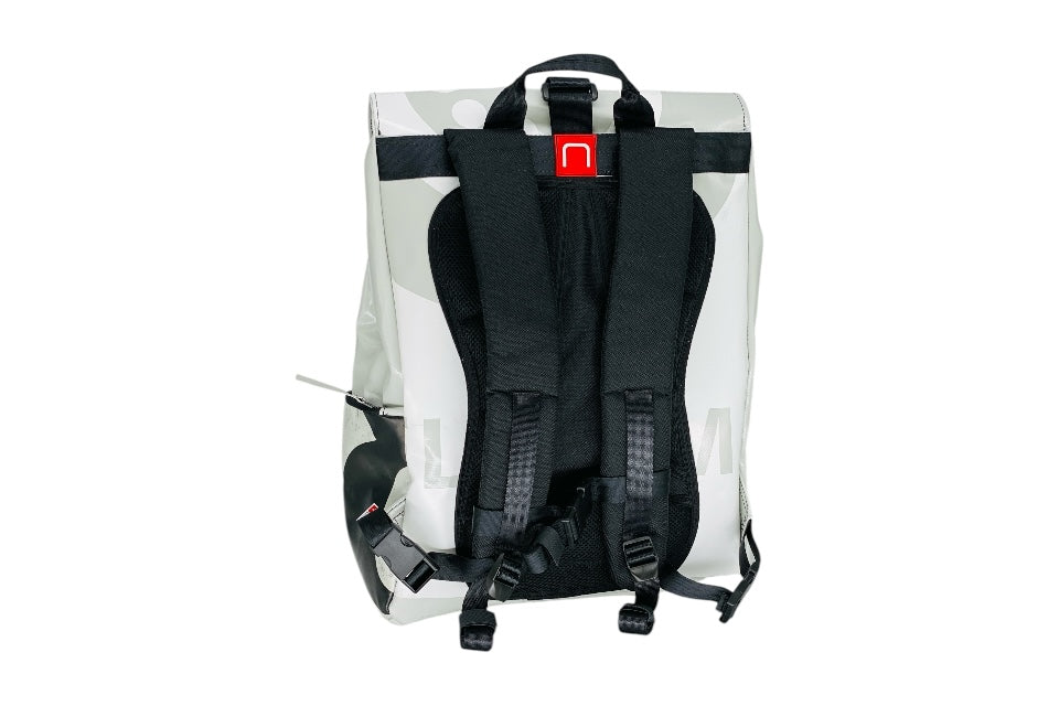 sac à dos nine june swiss made bâche de camion recyclée nomad 25 litres.swiss made, recycling, upcycling, tructarpaunlin, backpack, adventurer