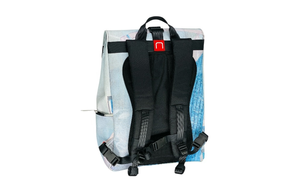 sac à dos nine june swiss made bâche de camion recyclée nomad 25 litres.swiss made, recycling, upcycling, tructarpaunlin, backpack, adventurer