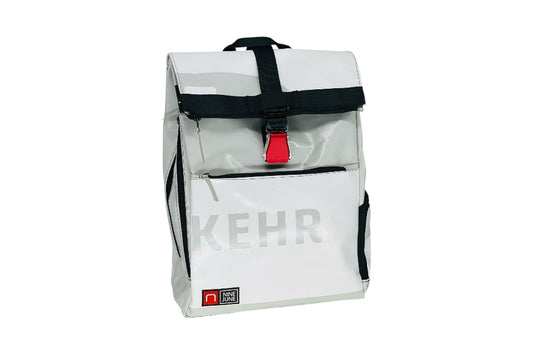 sac à dos nine june swiss made bâche de camion recyclée nomad 25 litres.swiss made, recycling, upcycling, tructarpaunlin, backpack, adventurer