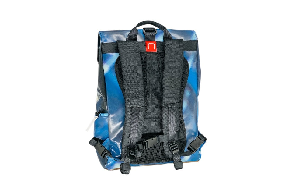 sac à dos nine june swiss made bâche de camion recyclée nomad 25 litres.swiss made, recycling, upcycling, tructarpaunlin, backpack, adventurer