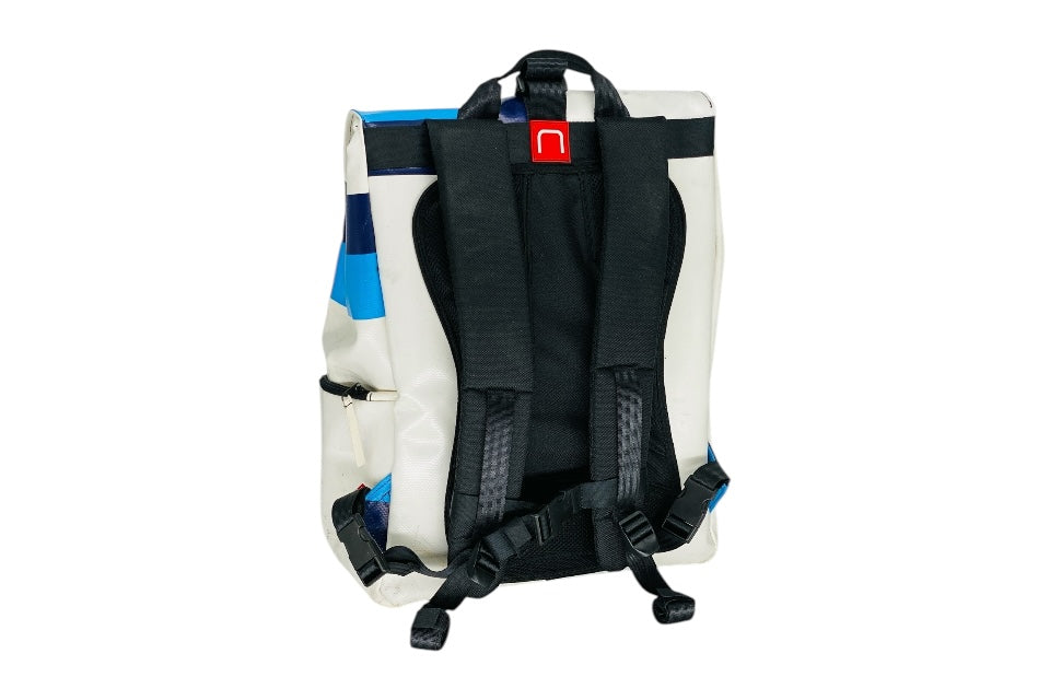 sac à dos nine june swiss made bâche de camion recyclée nomad 25 litres.swiss made, recycling, upcycling, tructarpaunlin, backpack, adventurer