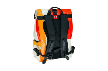 sac à dos nine june swiss made bâche de camion recyclée nomad 25 litres.swiss made, recycling, upcycling, tructarpaunlin, backpack, adventurer