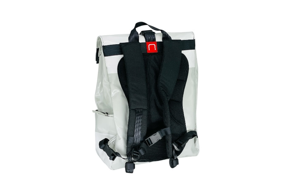 sac à dos nine june swiss made bâche de camion recyclée nomad 25 litres.swiss made, recycling, upcycling, tructarpaunlin, backpack, adventurer