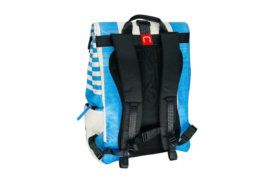 sac à dos nine june swiss made bâche de camion recyclée nomad 25 litres.swiss made, recycling, upcycling, tructarpaunlin, backpack, adventurer