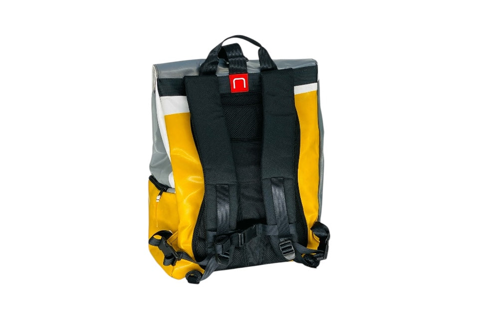 sac à dos nine june swiss made bâche de camion recyclée nomad 25 litres.swiss made, recycling, upcycling, tructarpaunlin, backpack, adventurer
