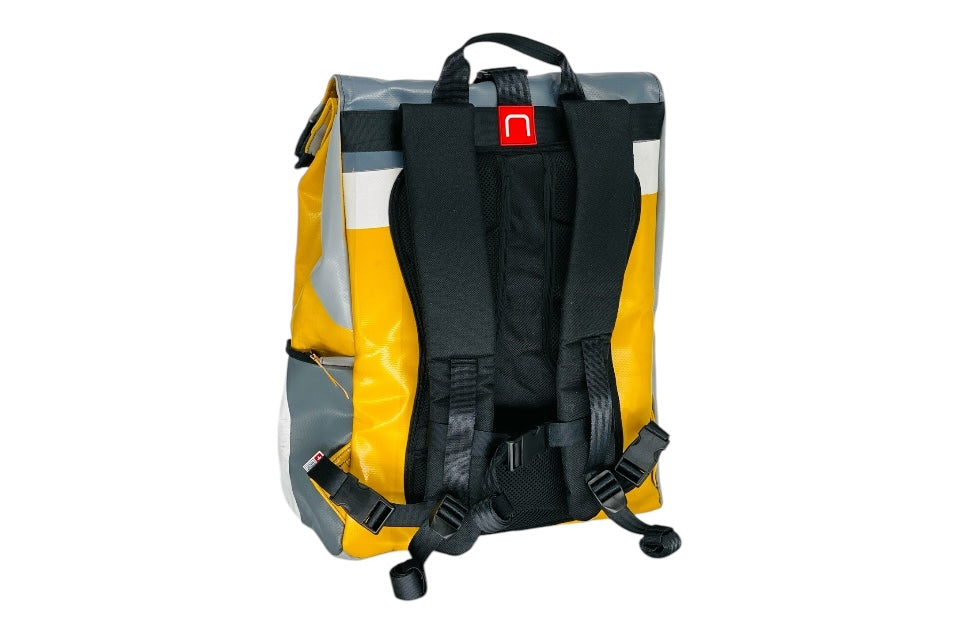 sac à dos nine june swiss made bâche de camion recyclée nomad 25 litres.swiss made, recycling, upcycling, tructarpaunlin, backpack, adventurer