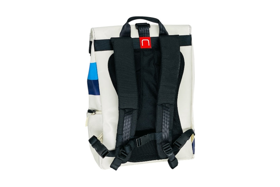 sac à dos nine june swiss made bâche de camion recyclée nomad 25 litres.swiss made, recycling, upcycling, tructarpaunlin, backpack, adventurer