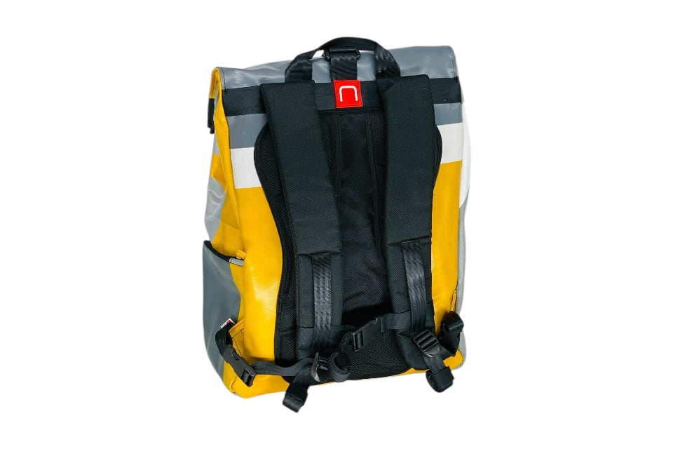 sac à dos nine june swiss made bâche de camion recyclée nomad 25 litres.swiss made, recycling, upcycling, tructarpaunlin, backpack, adventurer