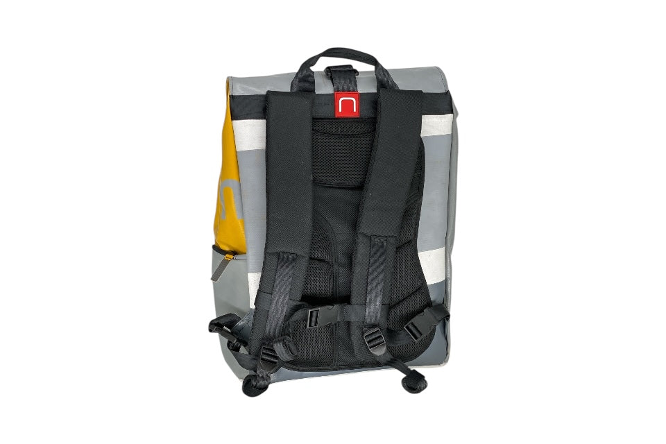 sac à dos nine june swiss made bâche de camion recyclée nomad 25 litres.swiss made, recycling, upcycling, tructarpaunlin, backpack, adventurer