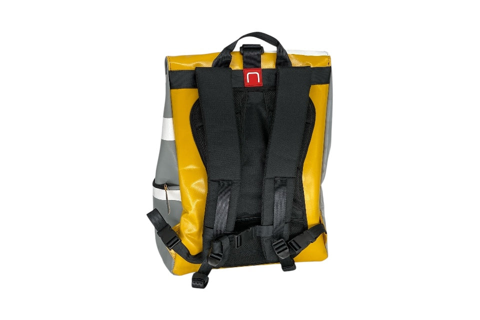 sac à dos nine june swiss made bâche de camion recyclée nomad 25 litres.swiss made, recycling, upcycling, tructarpaunlin, backpack, adventurer