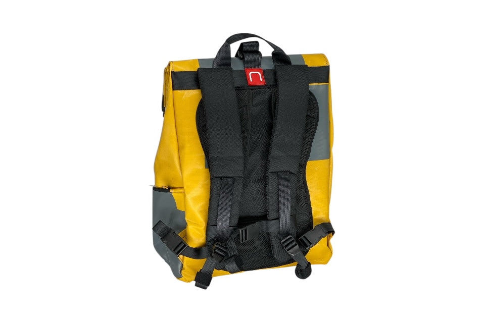 sac à dos nine june swiss made bâche de camion recyclée nomad 25 litres.swiss made, recycling, upcycling, tructarpaunlin, backpack, adventurer