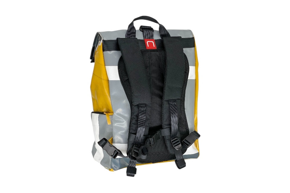 sac à dos nine june swiss made bâche de camion recyclée nomad 25 litres.swiss made, recycling, upcycling, tructarpaunlin, backpack, adventurer