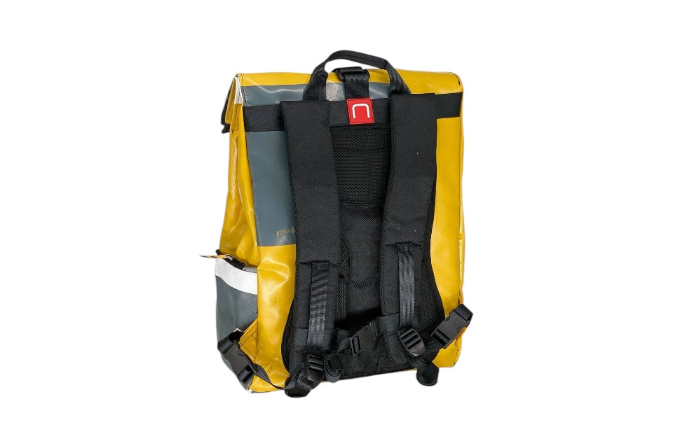 sac à dos nine june swiss made bâche de camion recyclée nomad 25 litres.swiss made, recycling, upcycling, tructarpaunlin, backpack, adventurer