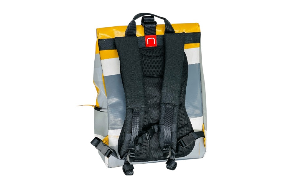 sac à dos nine june swiss made bâche de camion recyclée nomad 25 litres.swiss made, recycling, upcycling, tructarpaunlin, backpack, adventurer