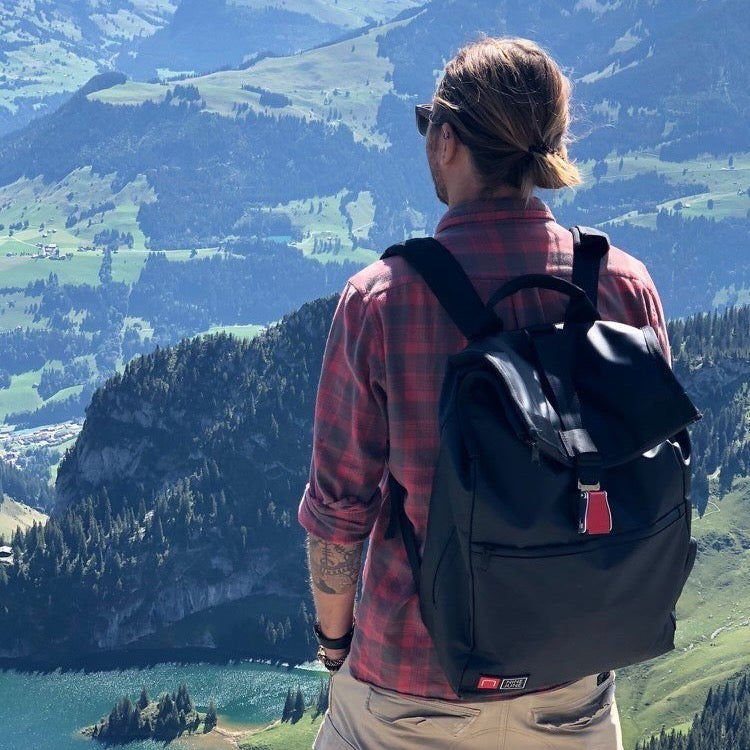sac à dos adventurer 35 litres  nine june swiss made bâche de camion suisse  rucksäcke