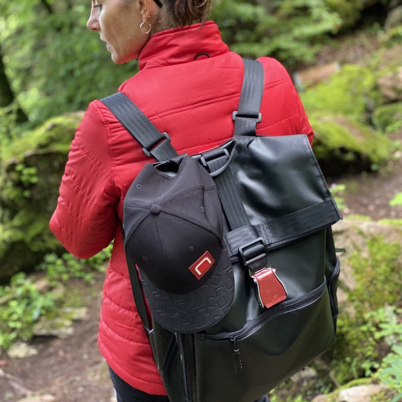 sac à dos adventurer 35 litres  nine june swiss made bâche de camion suisse  rucksäcke