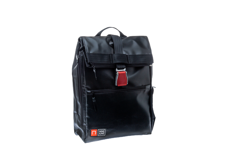 sac à dos nine june swiss made bâche de camion recyclée  nomad 25 litres