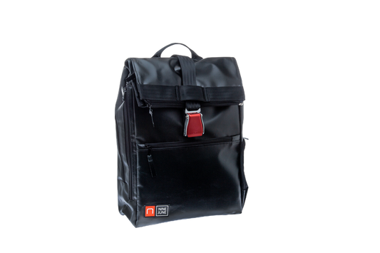 sac à dos nine june swiss made bâche de camion recyclée  nomad 25 litres