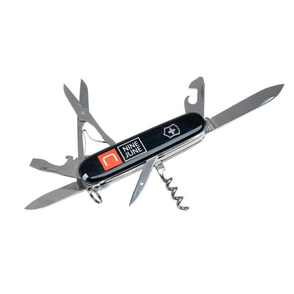 couteau suisse victorinox huntsman nine june