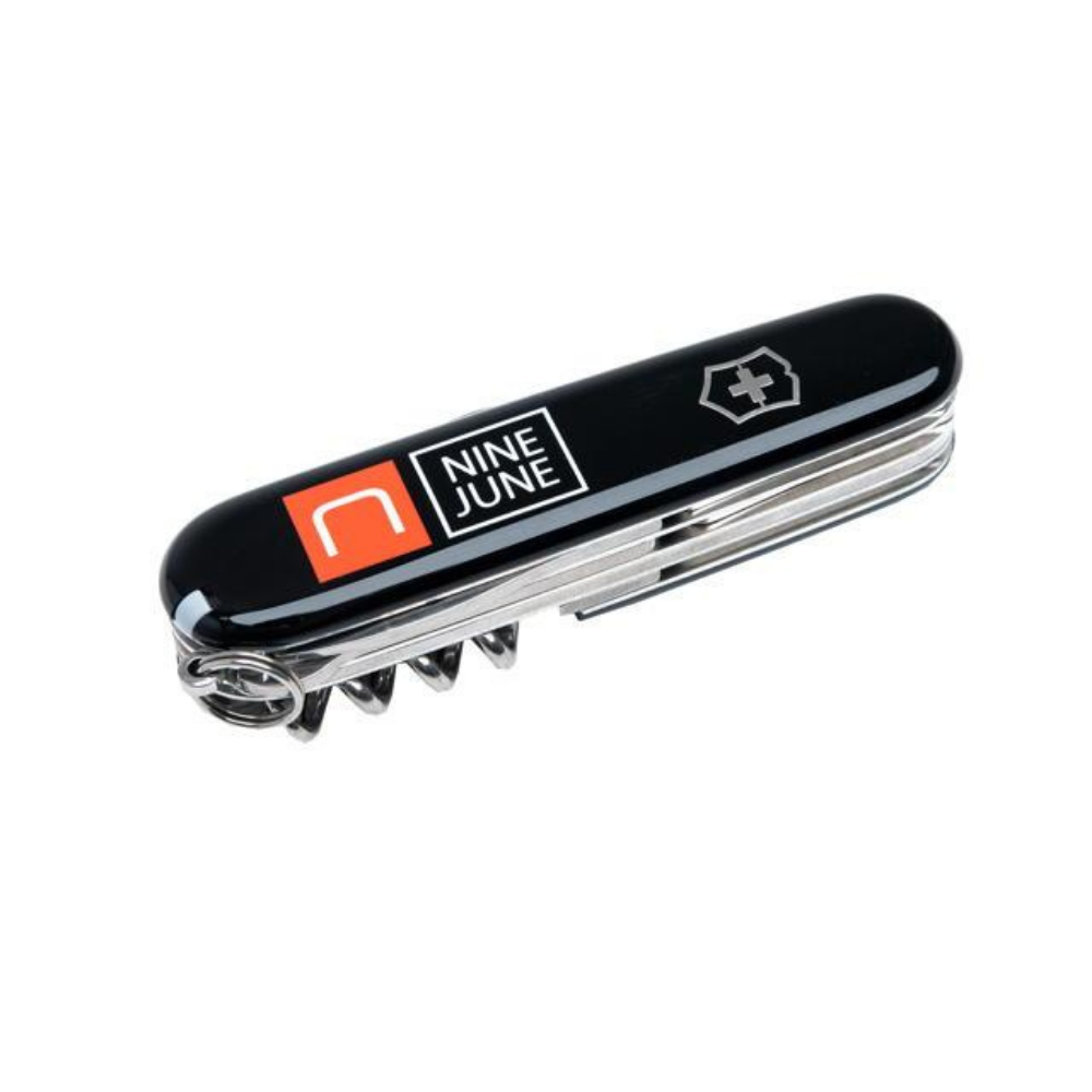 couteau suisse victorinox huntsman nine june